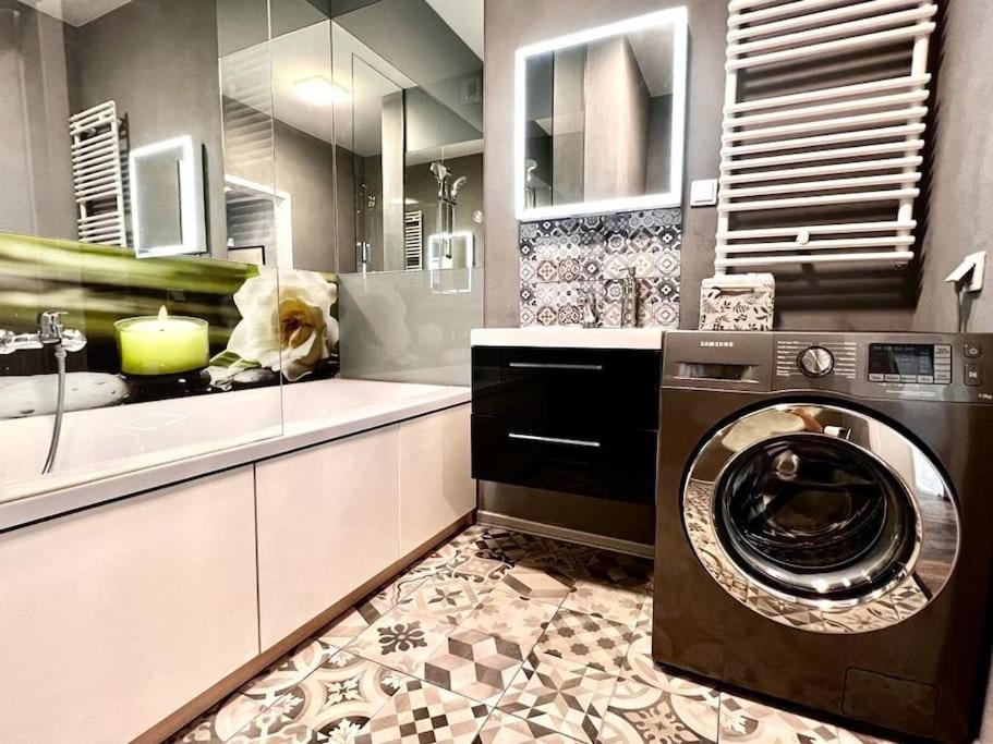 Stylish Apartment In City Centre Краків Екстер'єр фото